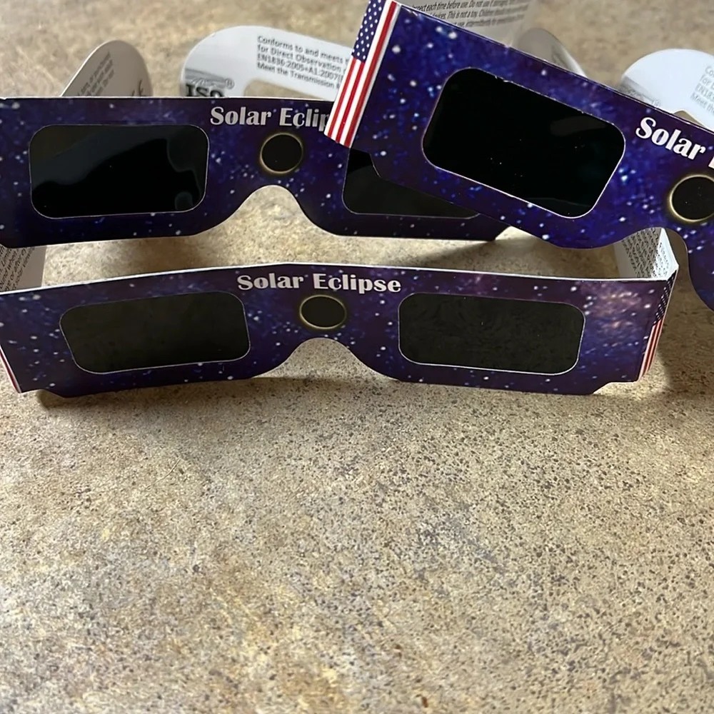 Set 3 solar glasses. New